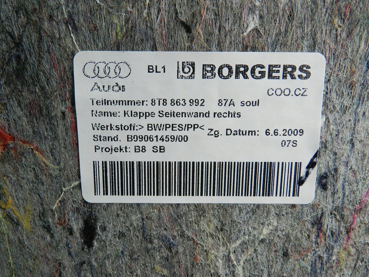 AUDI A5 8T boot upholstery right 8T8863880M