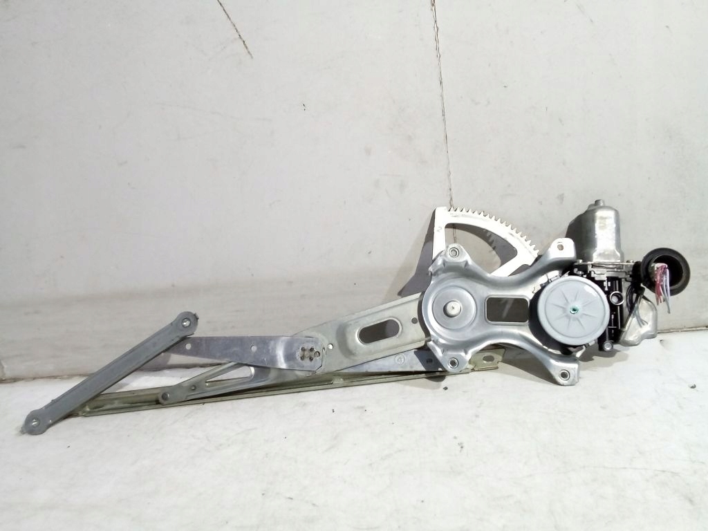 Toyota Verso S window regulator left front 85720-52160