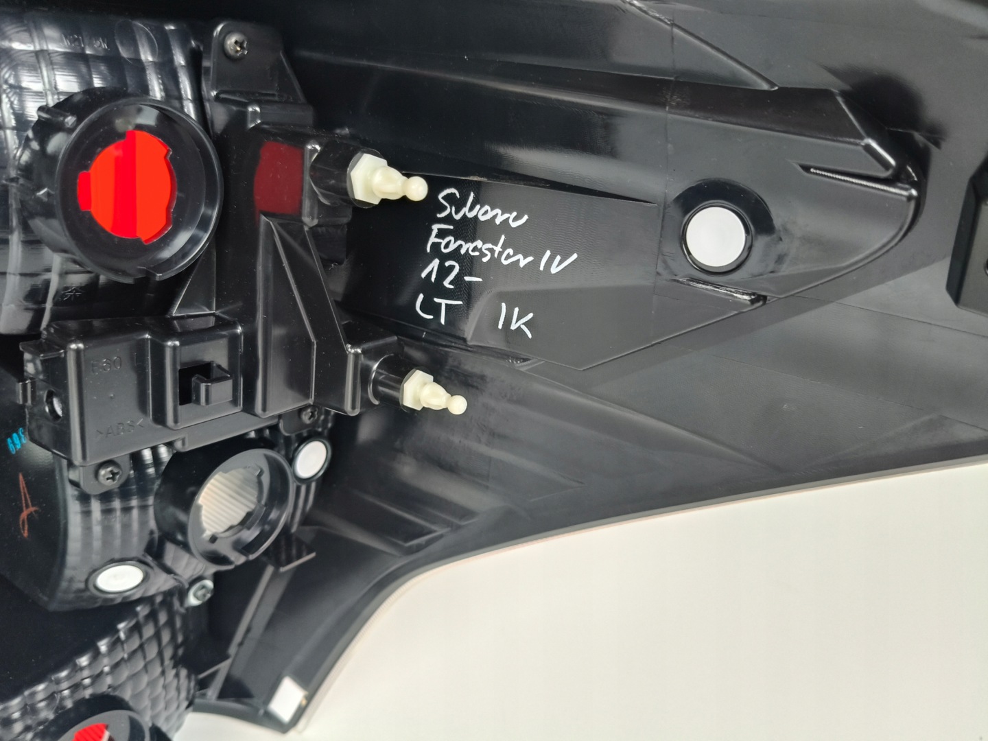 light left rear SUBARU FORESTER IV 12