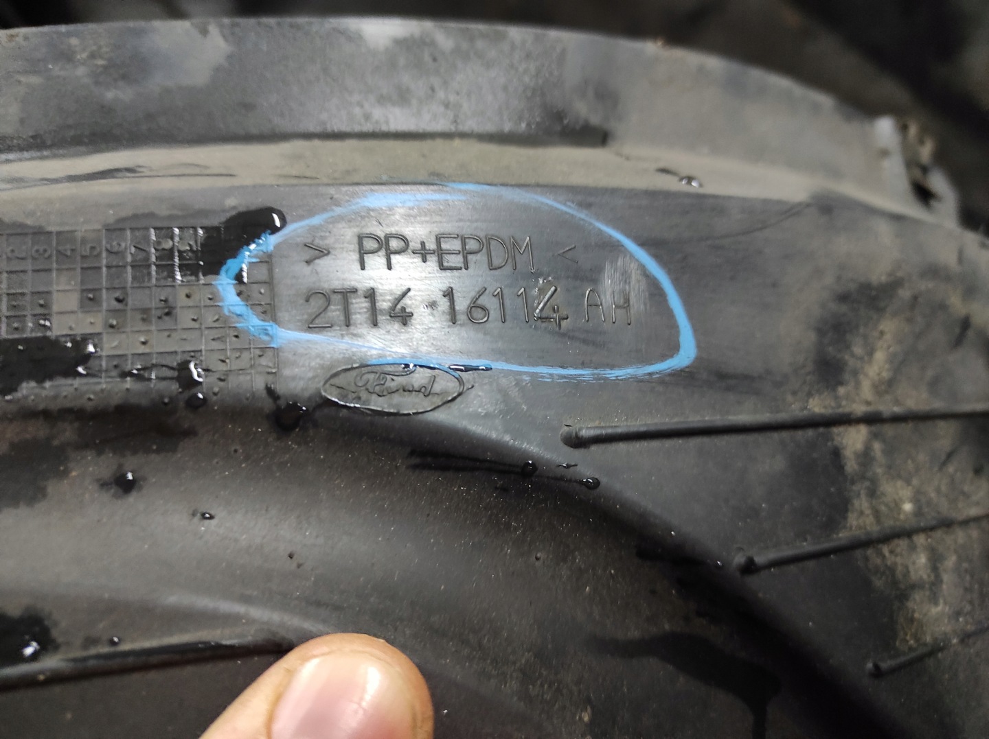 RADSCHALE VORNE LINKS FORD CONNECT 2T14-16114AH