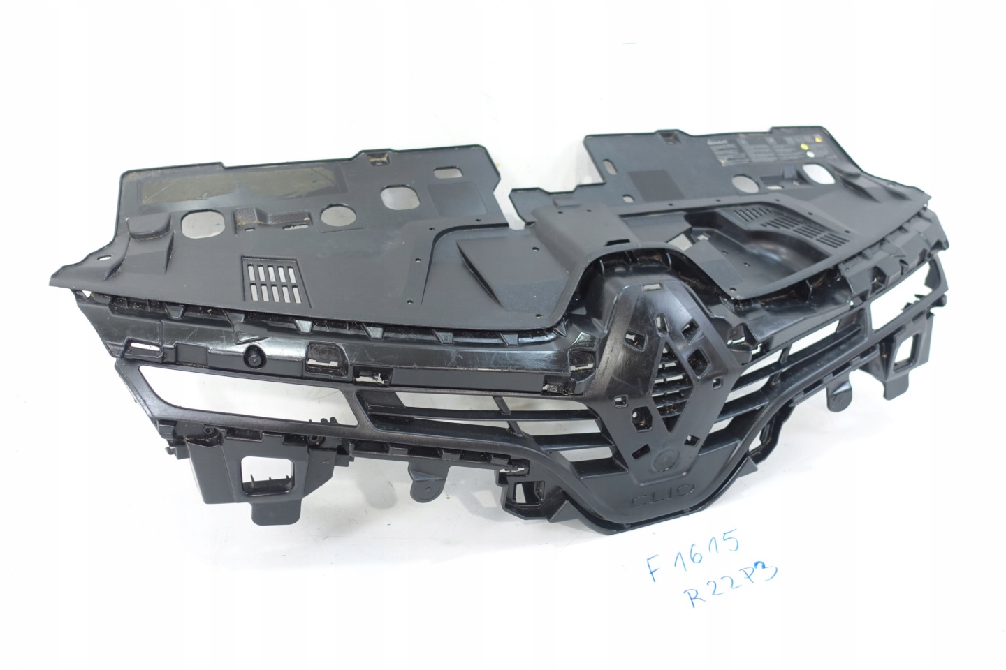 RENAULT CLIO IV 2012- front PREKLADgrill bumper front 622563184R
