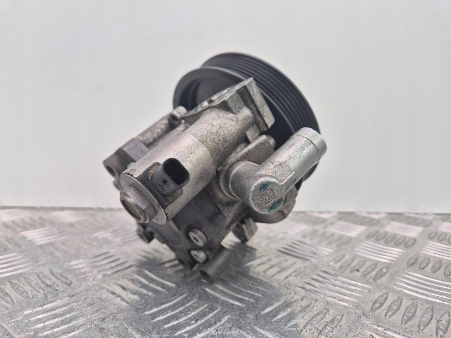 Mercedes C200 CGI W204 Servopumpe A0064667501