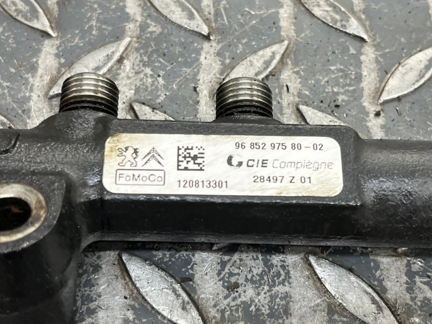 Rampe injection PEUGEOT 208 9685297580-02