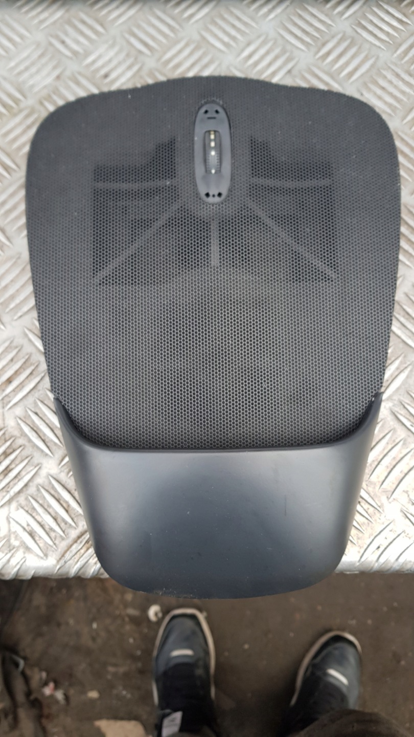MERCEDES W209 grid consoles central a2098300754