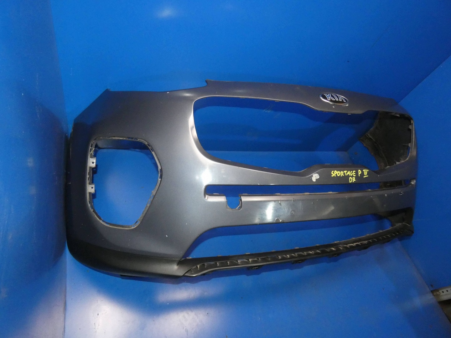 KIA SPORTAGE IV 2016- bumper front front of wheels:D7
