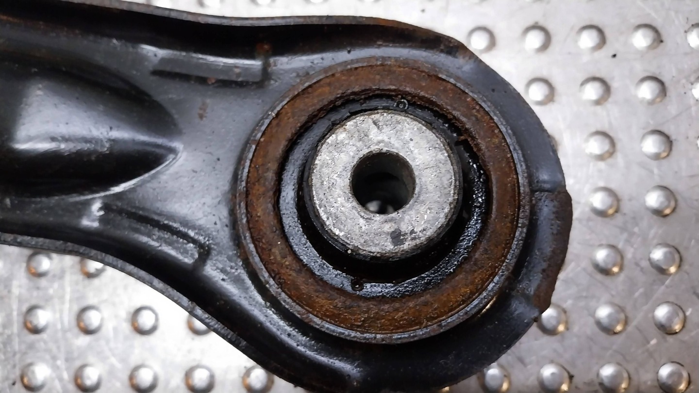 arm left front A6383300010 MERCEDES VITO W638 96-03