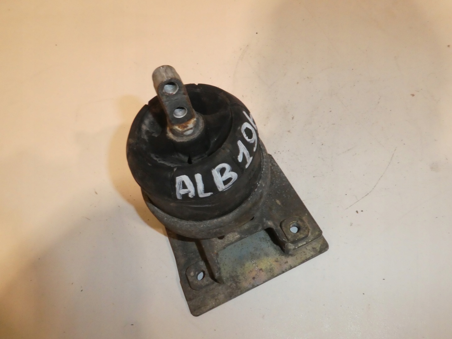 VW SHARAN UND LIFT GETRIEBEHALTER 7M0199131A