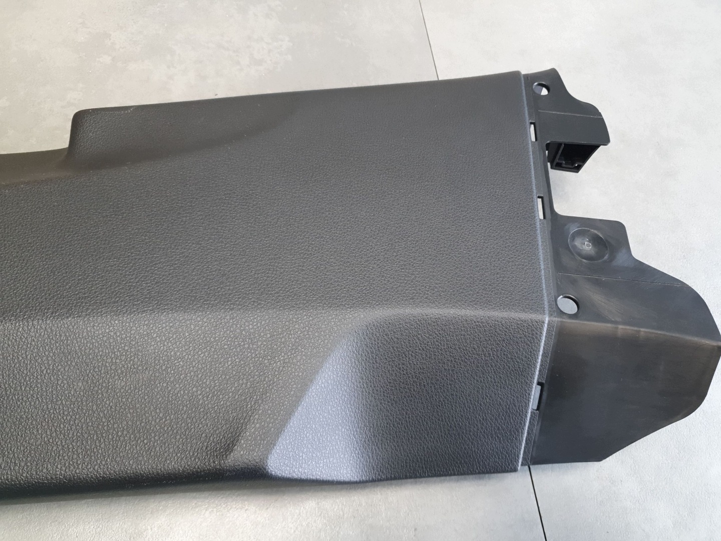 Audi Q7 4M cover slupka B lower left 4M0867239D