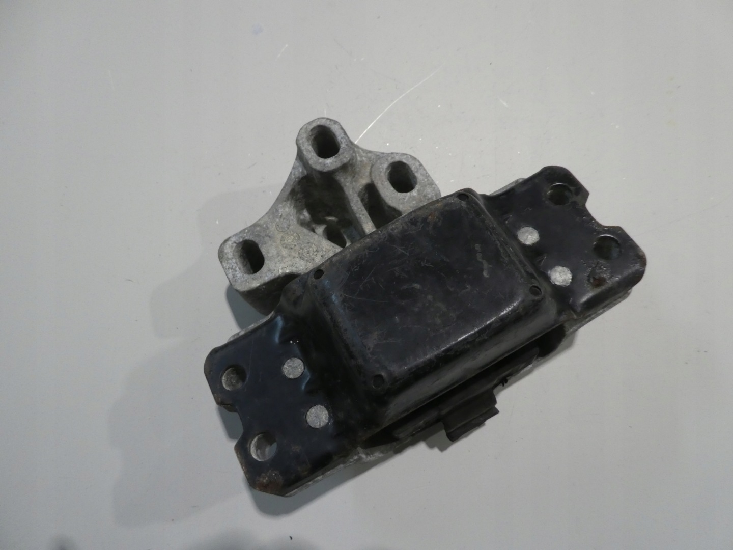 VW AUDI SEAT SKODA Airbag Support 5N0199555