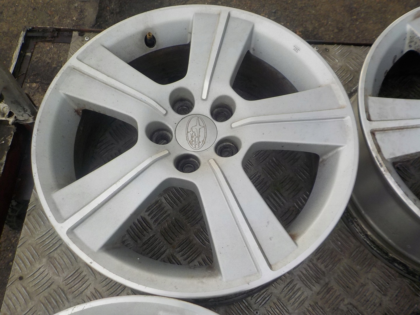 SUBARU FORESTER II LEGACY IV discs aluminium R16
