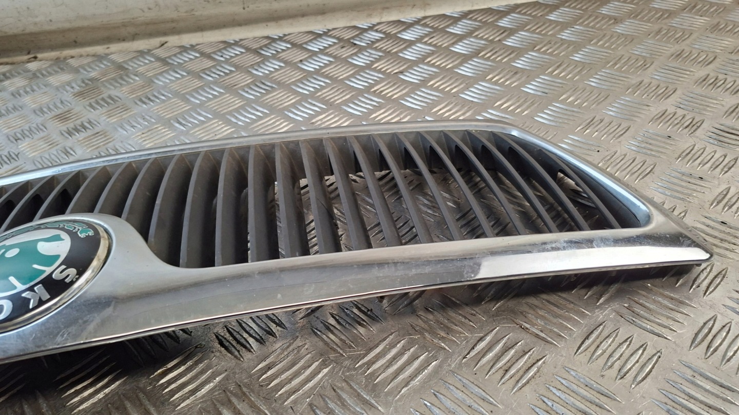 Grill Grill SKODA OCTAVIA II