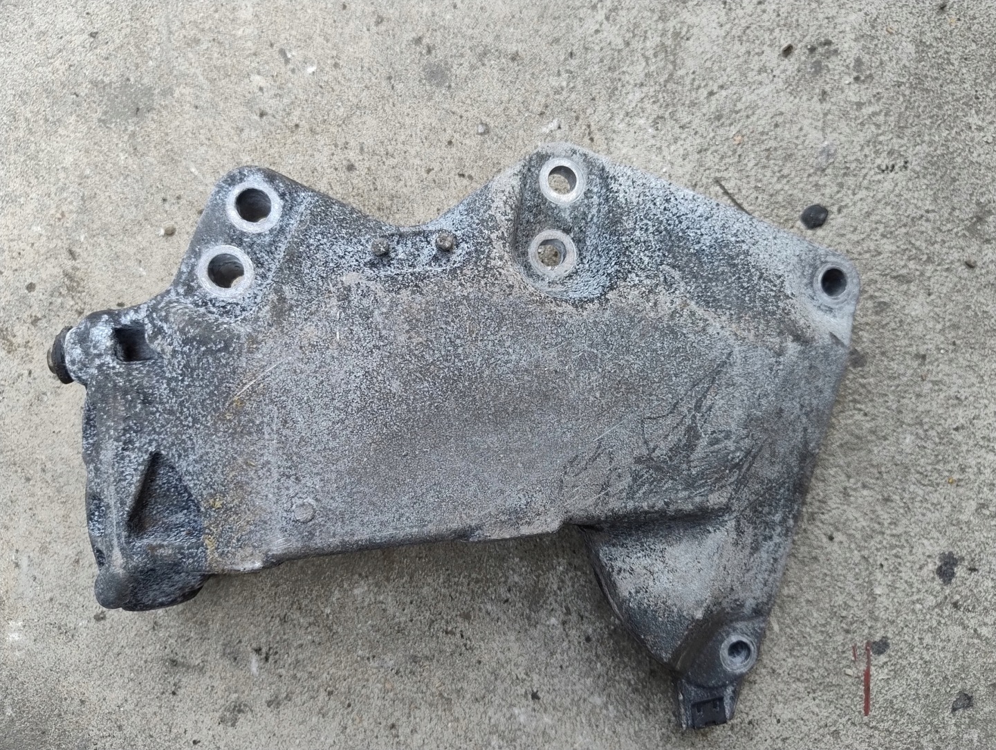 engine mount OPEL VIVARO B TRAFIC III 1.6D 112318576R A622223000