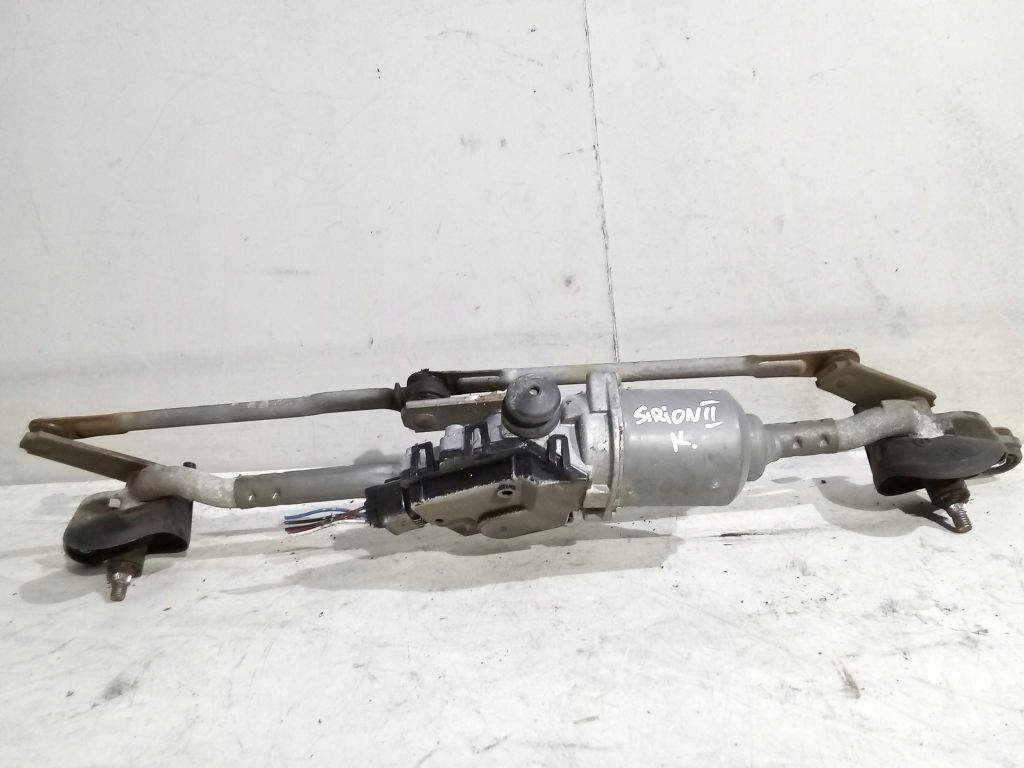 Daihatsu Sirion II 2 wiper mechanism front