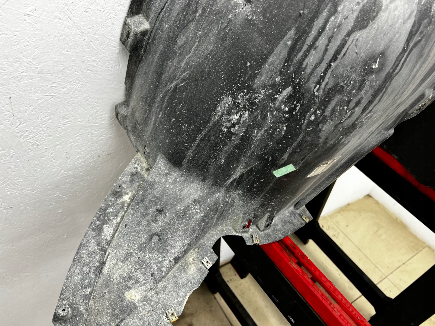mudguard right front SEAT ALTEA 5P8809958 original