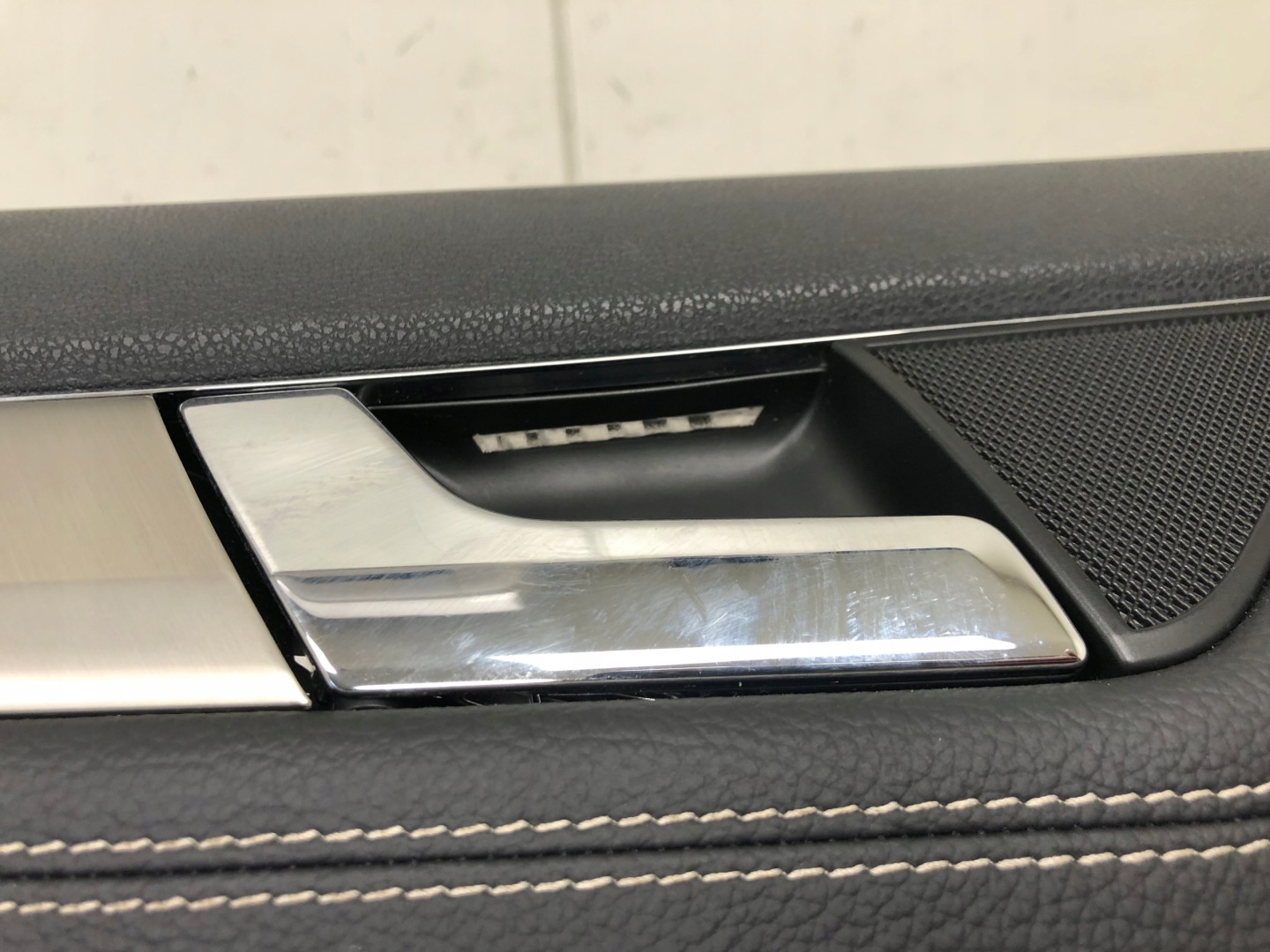 side door left rear part leather MERCEDES W204 KOMBI