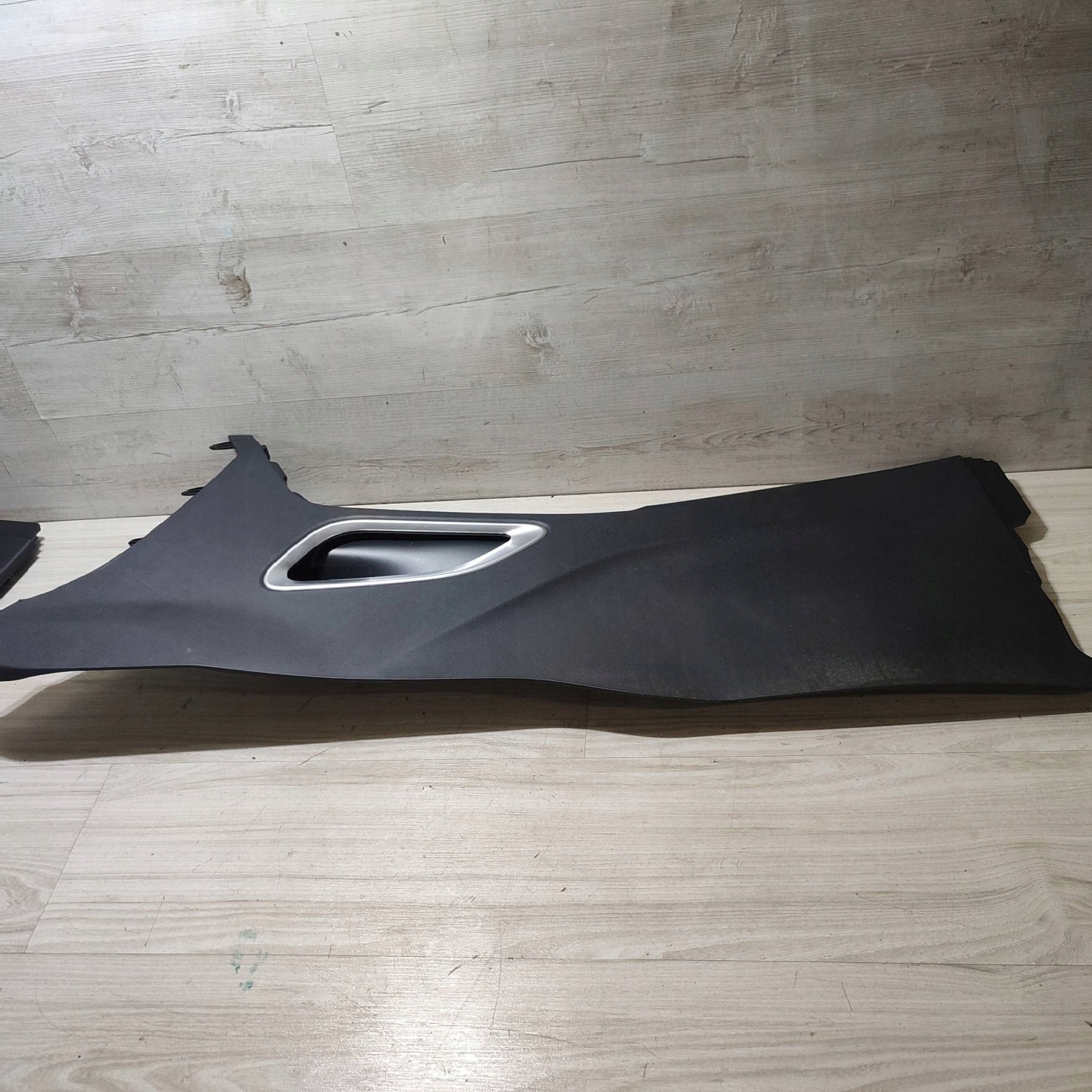 side of the central left side Jaguar F-Pace CM80485