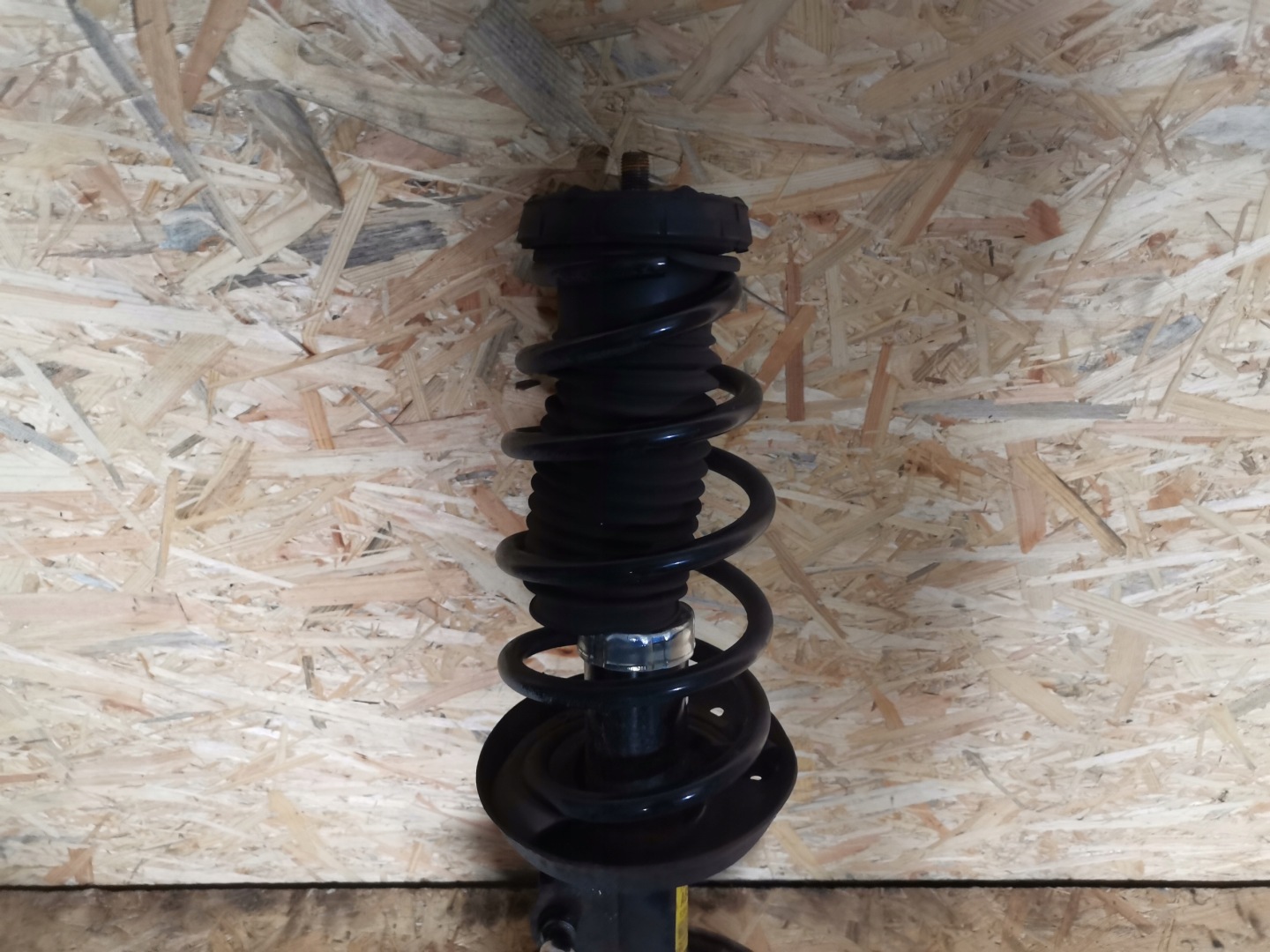 McPherson shock absorber swing left front OPEL ZAFIRA C 13419917