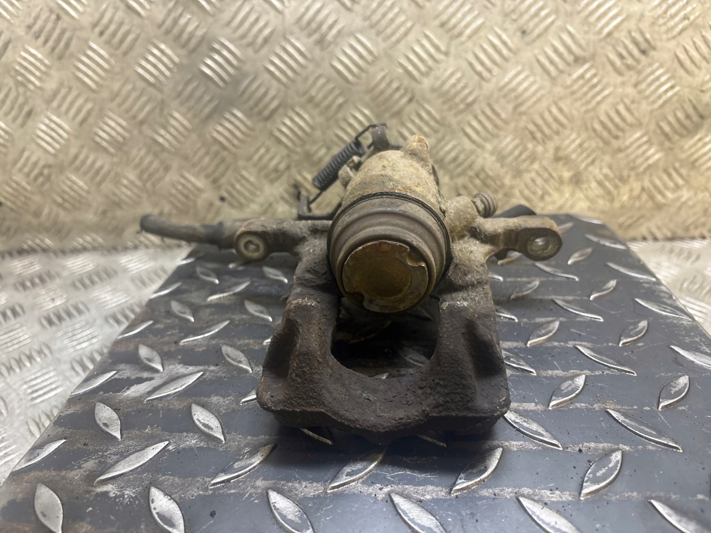 caliper brake left rear part rear OPEL ASTRA J