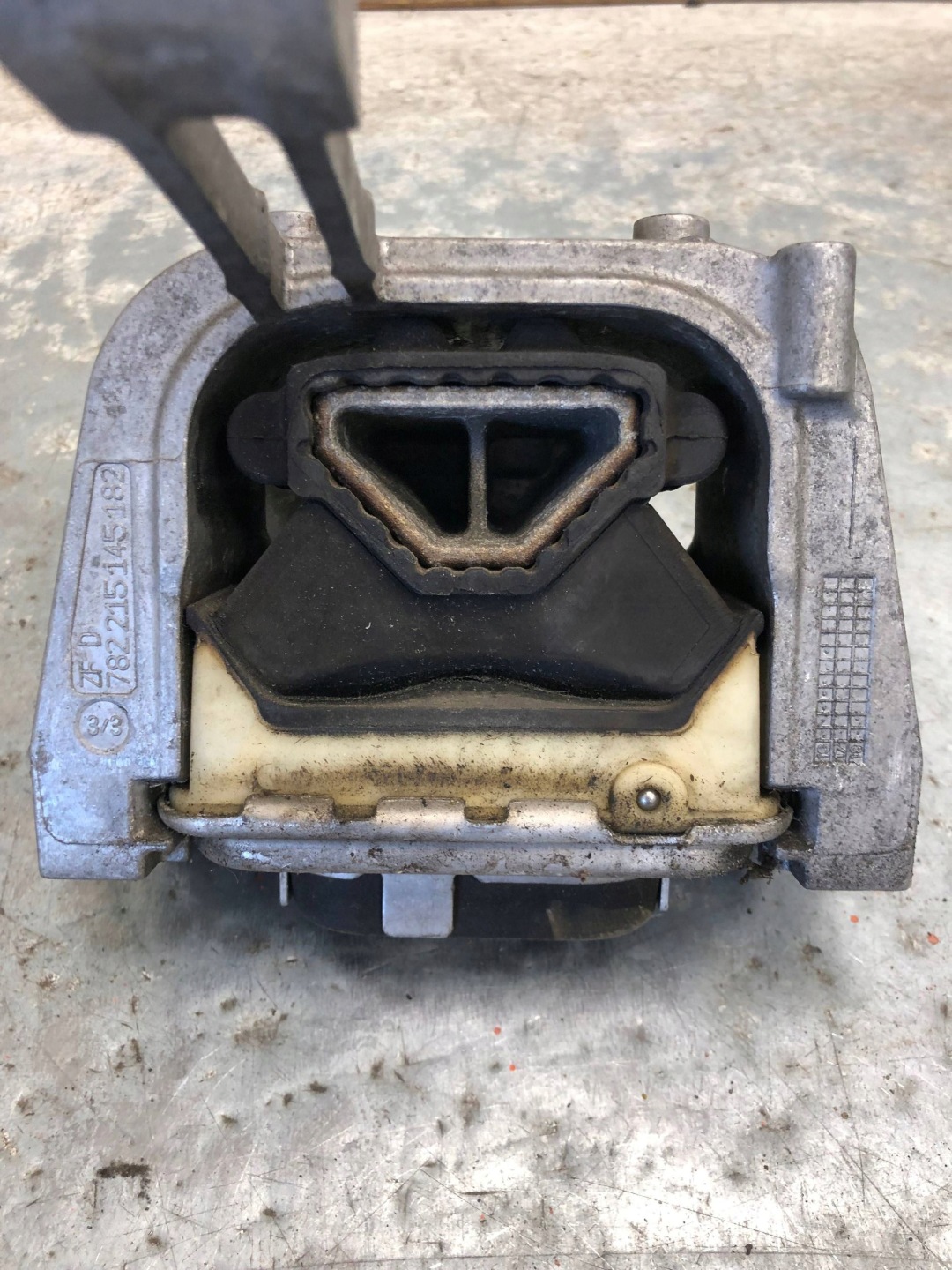 holder engine mount VW TOURAN III 5Q0199262DF