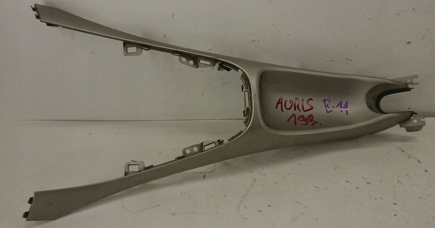 Toyota Auris Tunel central frame