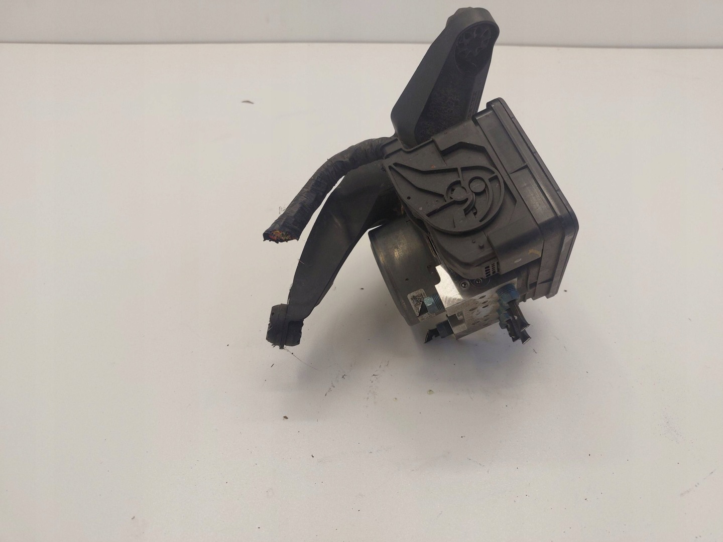 BMW 2 F45 F46 pump module control unit ABS 6874020 6874019