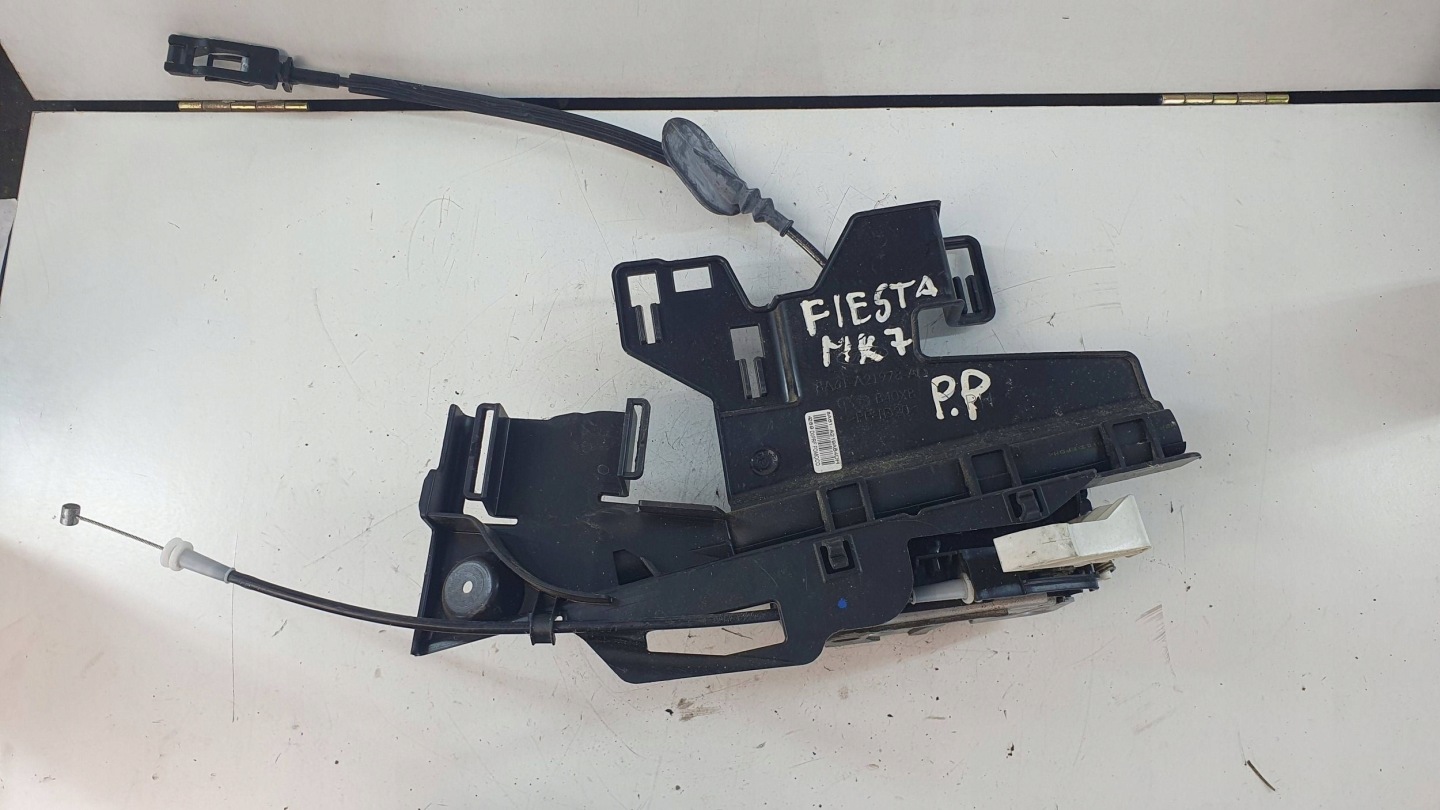 Ford Fiesta Mk7 lock door przednich right front
