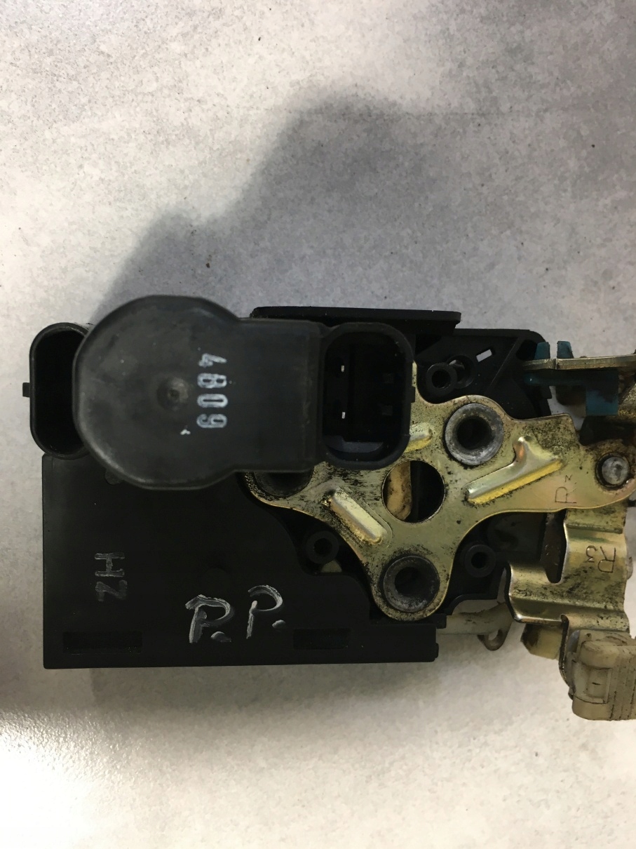 lock door right front CHEVROLET LACETTI 2 PIN