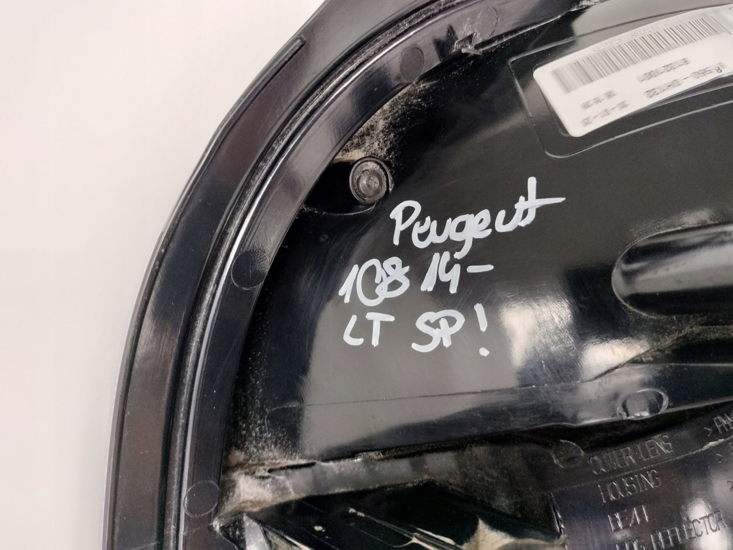 Licht links hinten PEUGEOT 108 14