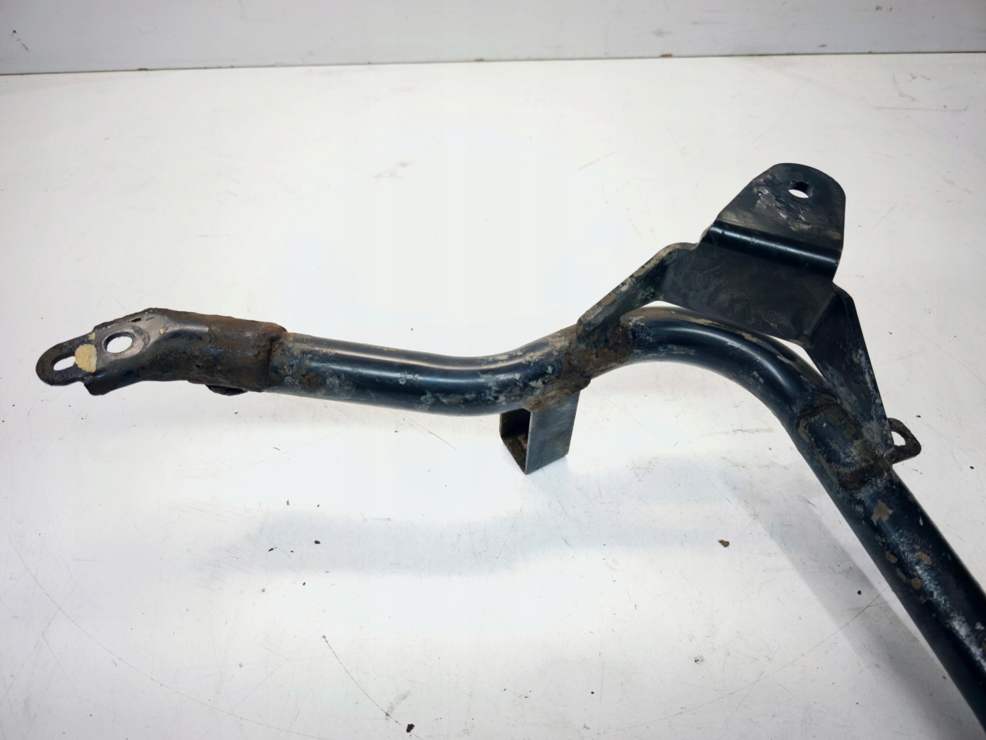 Poignée Support plaque Support Réservoir ADBLU AUDI A4 B8 A5 8T LIFT 8K0131979C