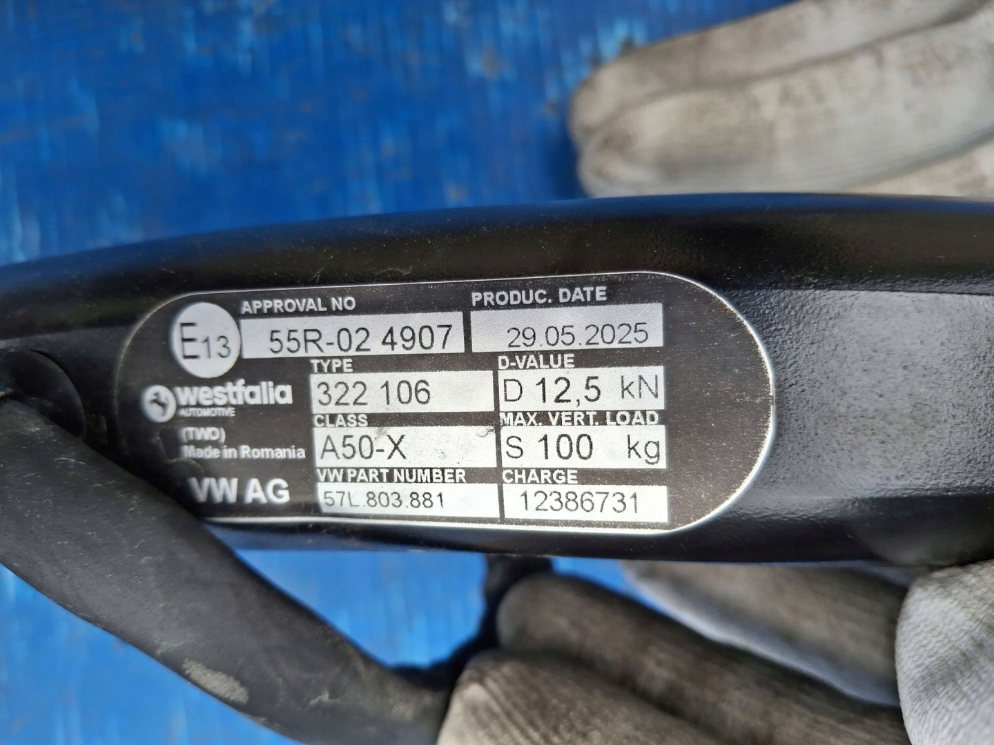 tow SKLADANY VW TAYRON 2024R->