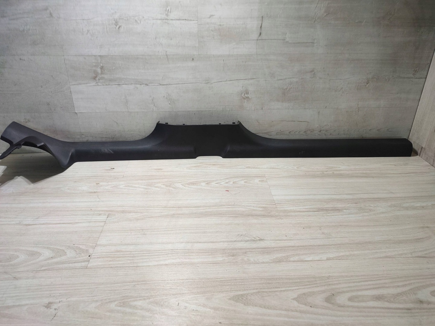 Skoda Scala 2020 left side moulding threshold front