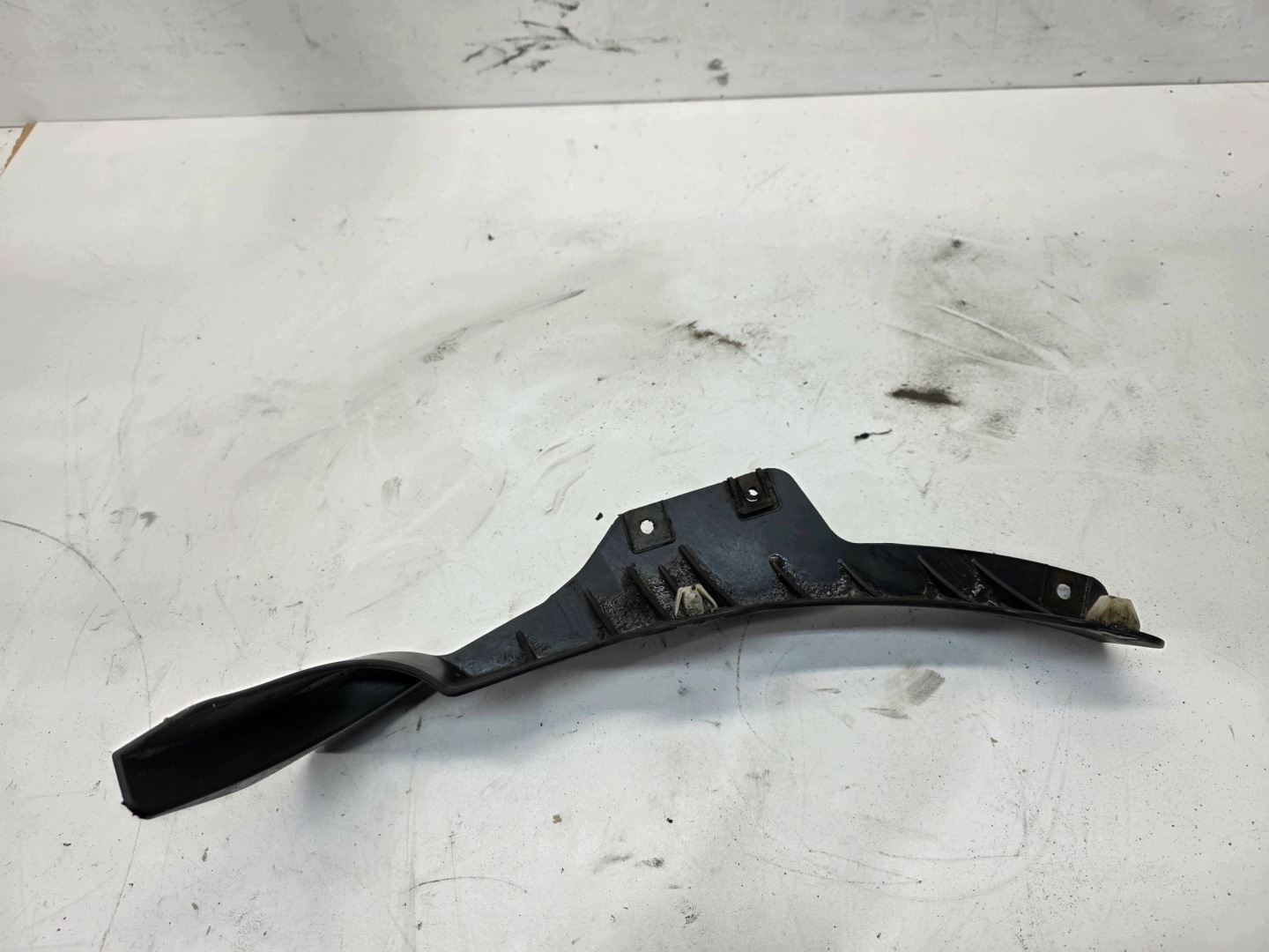 mudguard flap SPOJLERA left AUDI Q5 8R 8R0853887A