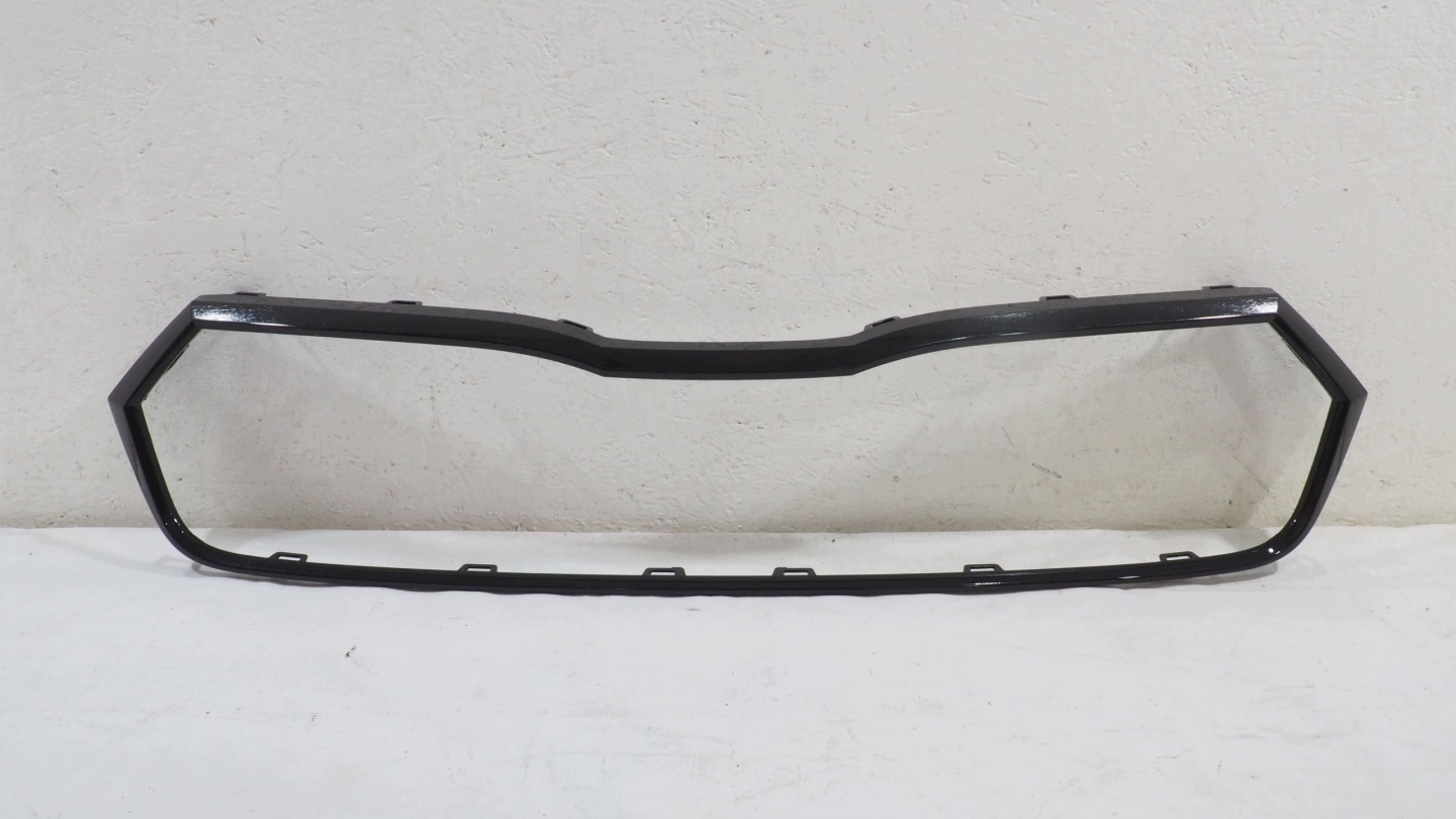 Skoda Octavia IV frame grilla 5E3853761C
