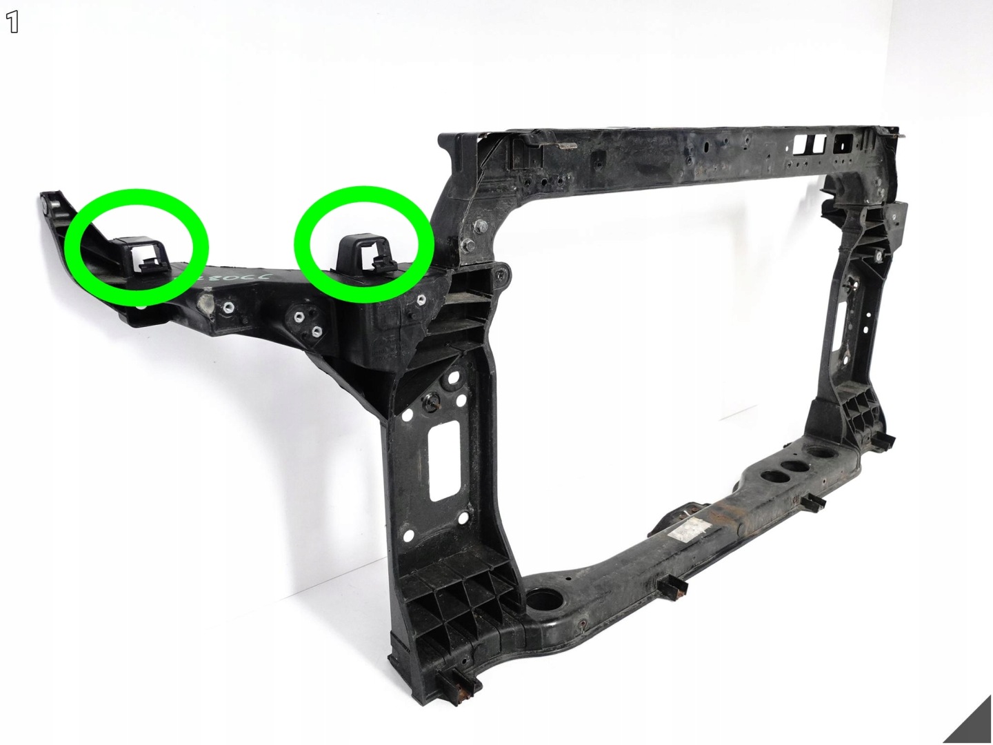 HYUNDAI TUCSON III 3 15-20 bar, wall front front 64101-D7000