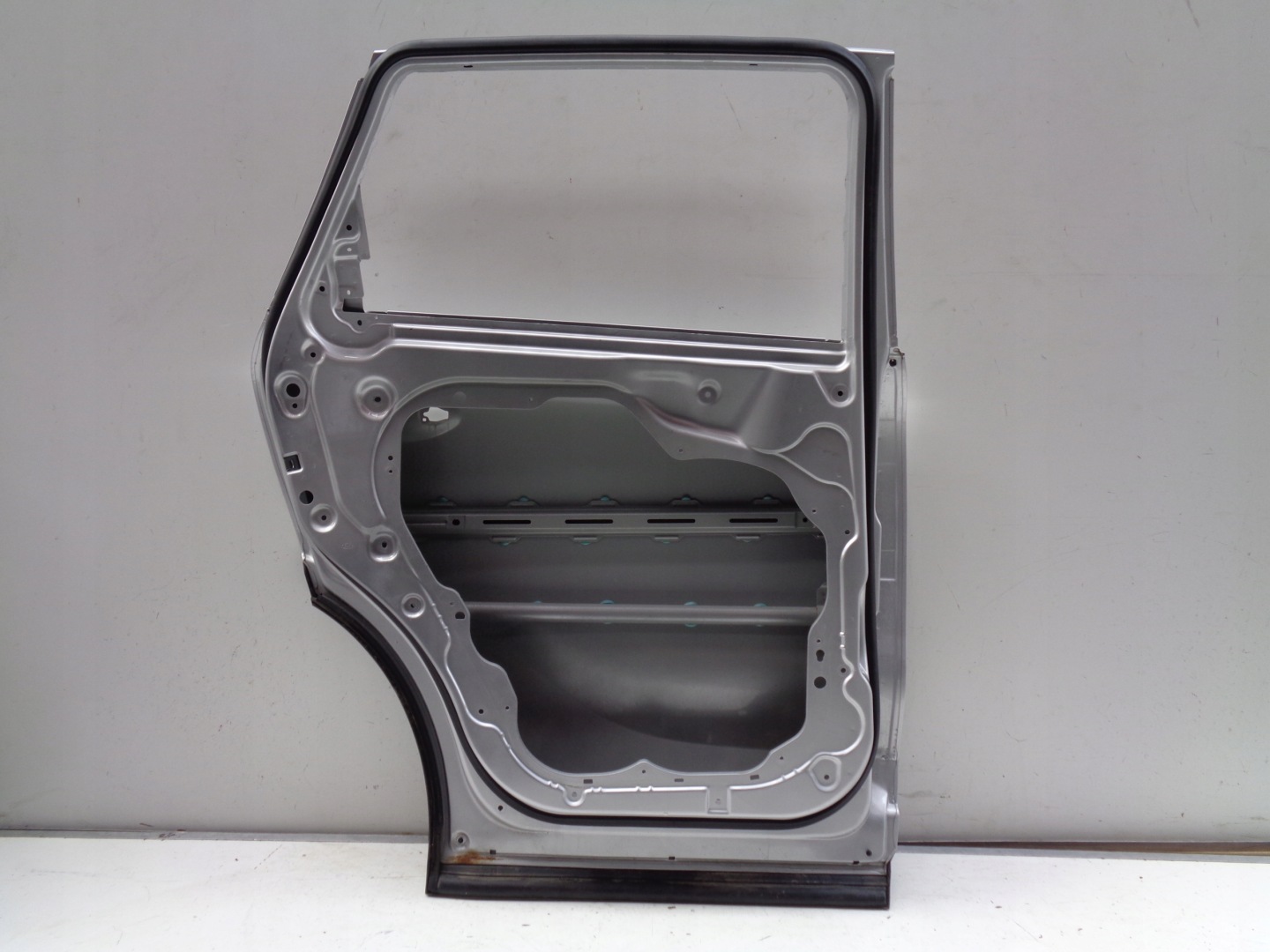 door left rear. KIA SORENTO III 15- NR 34932