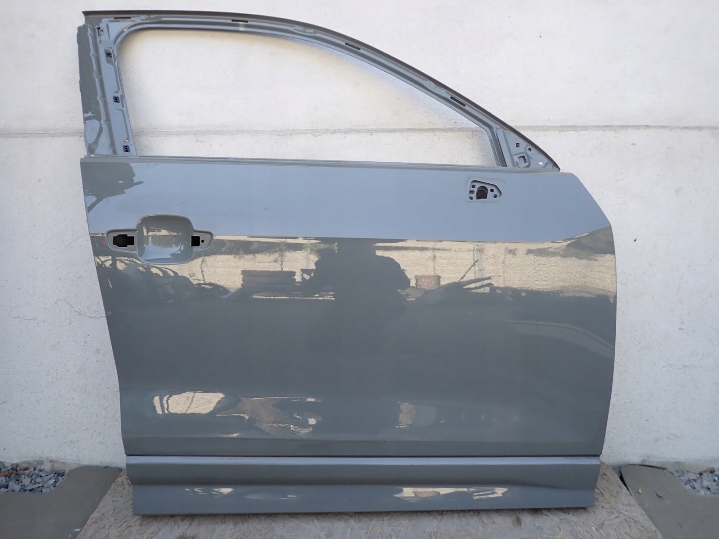 door right front right front AUDI Q2 81A 2016- 81A831052C