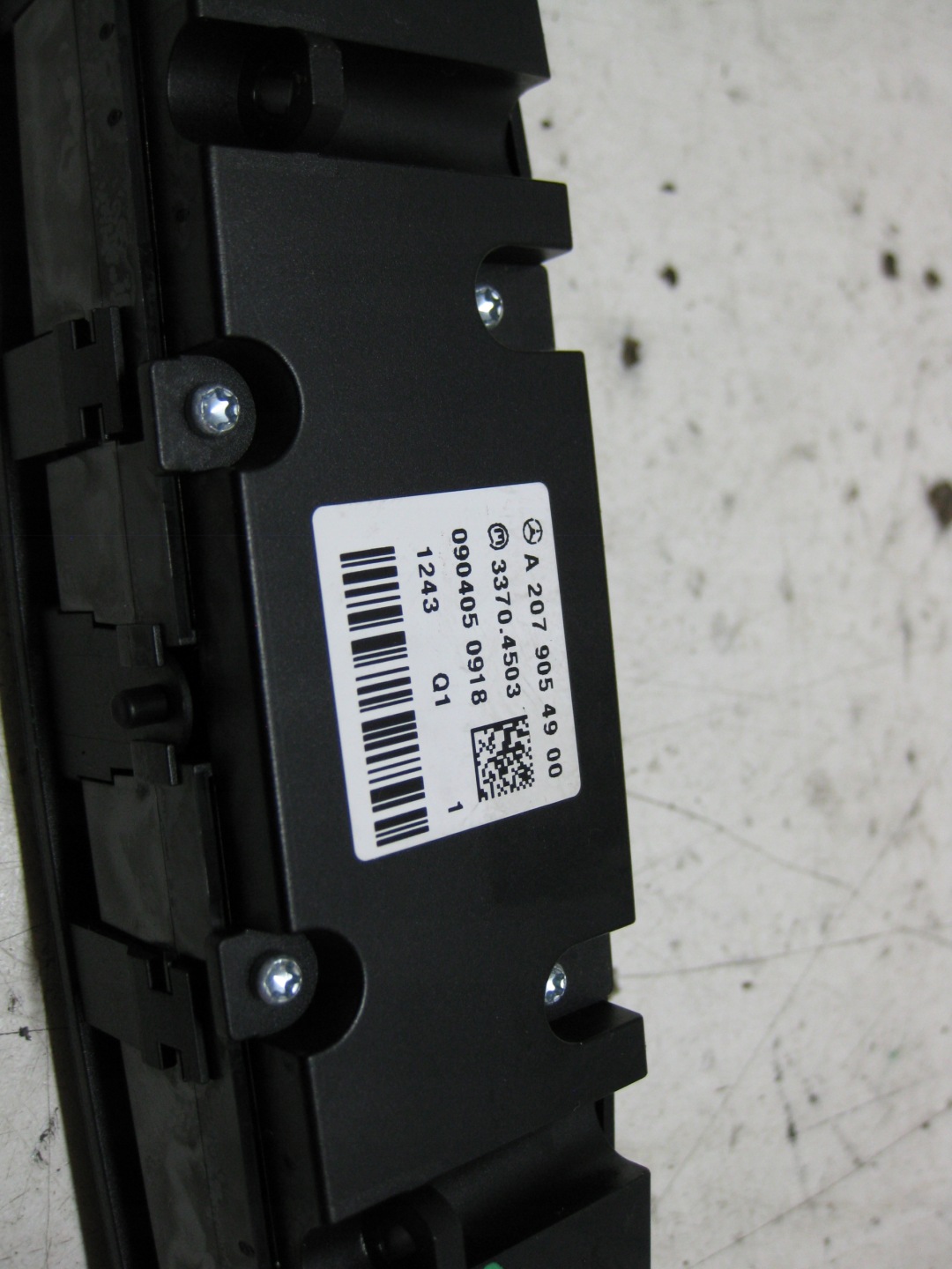 MERCEDES W207 3.0 CDI 11R PANEL switch GRZANIA seats A2079054900