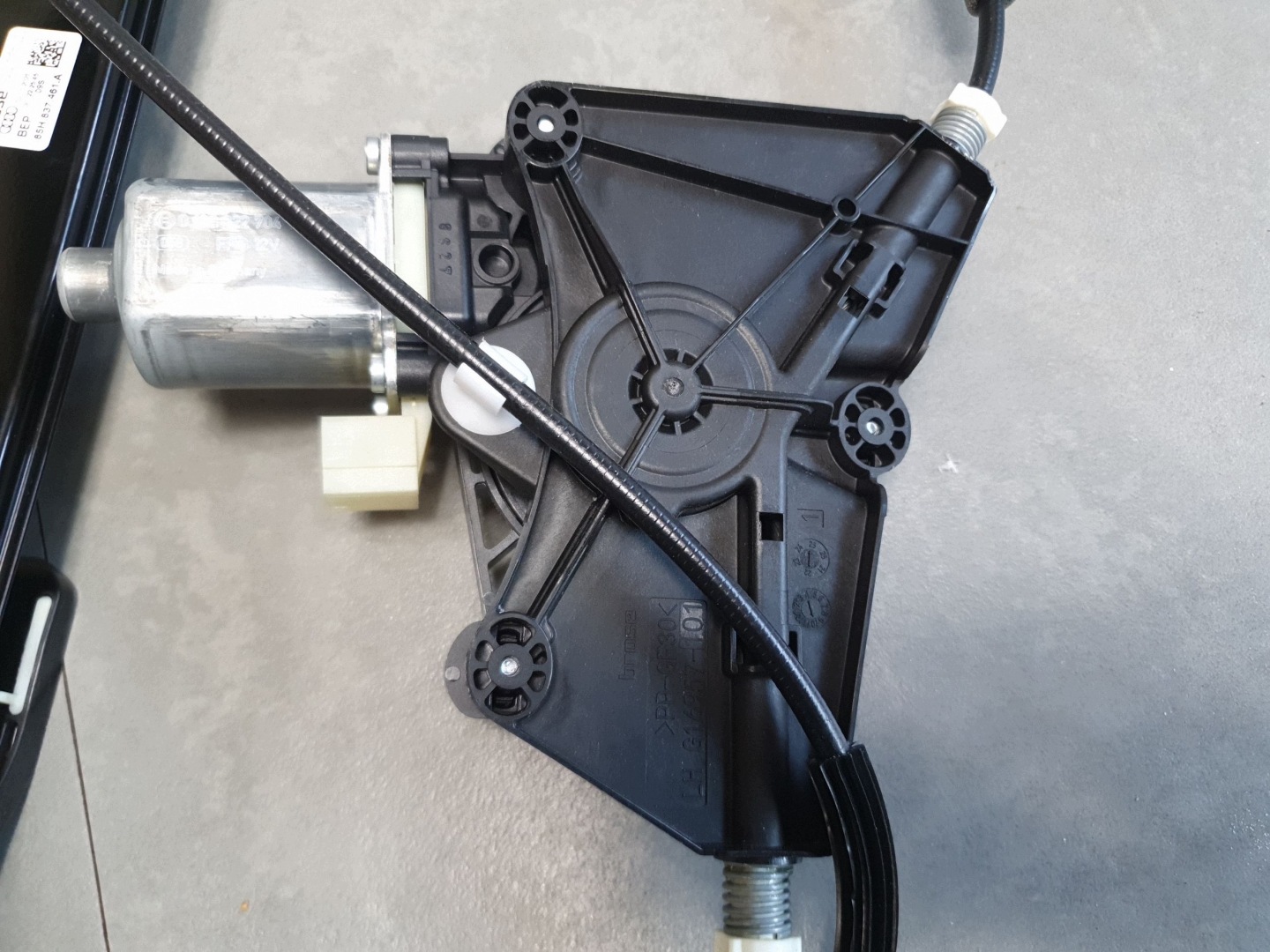 Audi Q6 e-tron window regulator z with motor left front 85H837461A