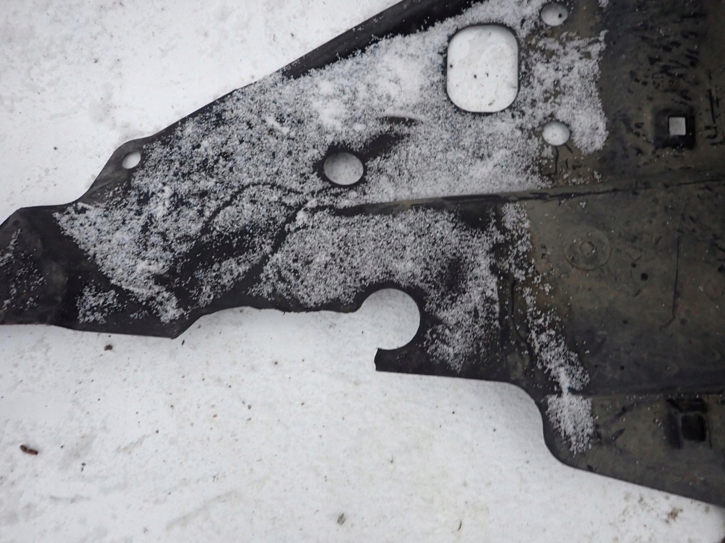 TOYOTA AVENSIS T27 08- mudguard right front