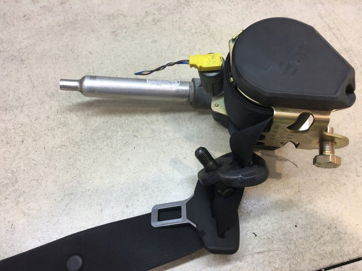 tension belt safety right front MERCEDES W168