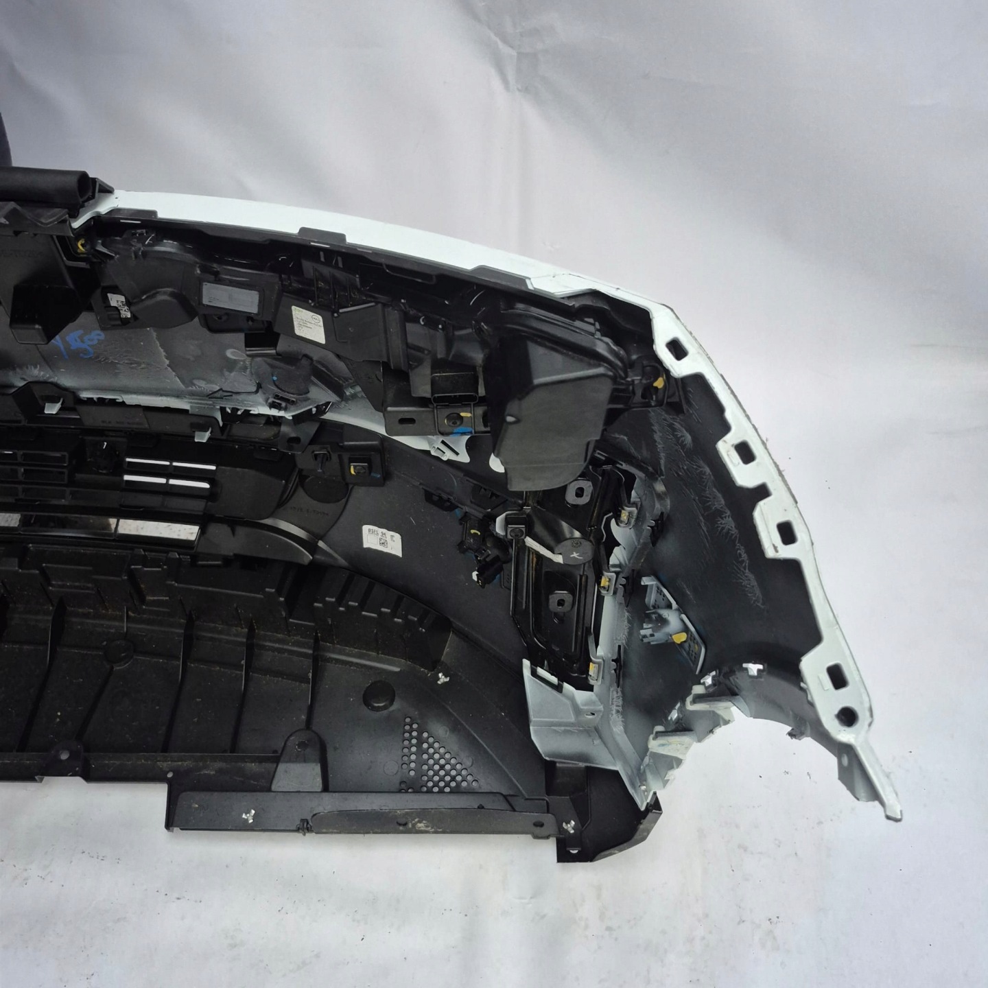 NISSAN MICRA K15 E-TECH VI 25- bumper front front PDC 8037040