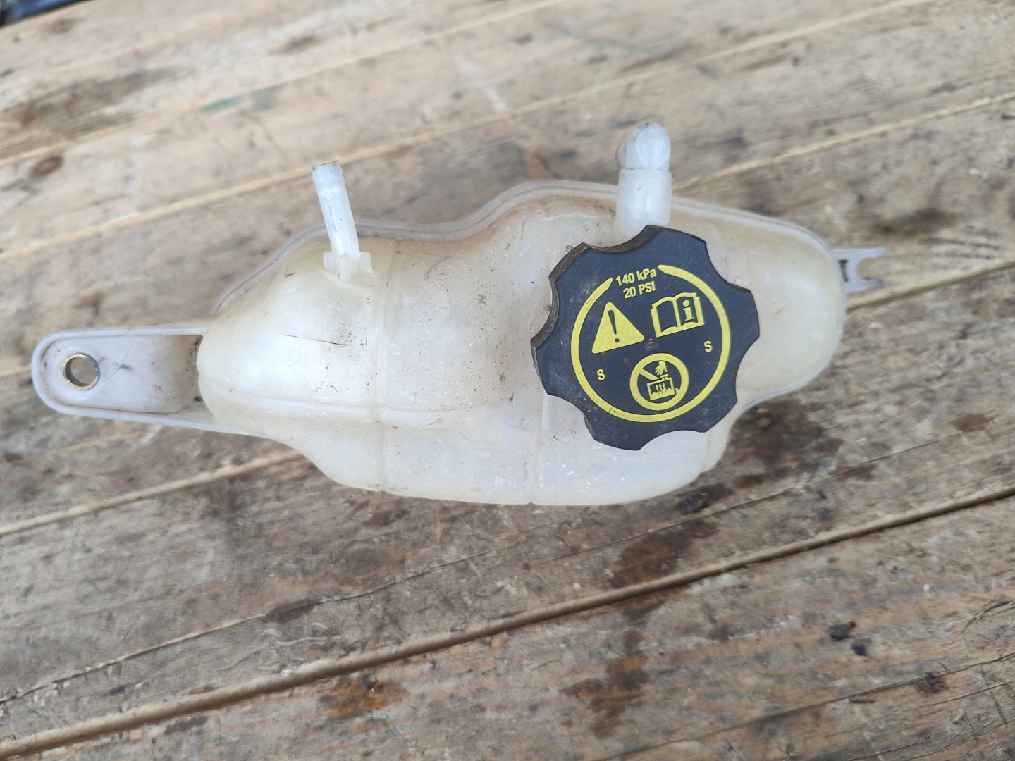 water tank OPEL CORSA E 13436102