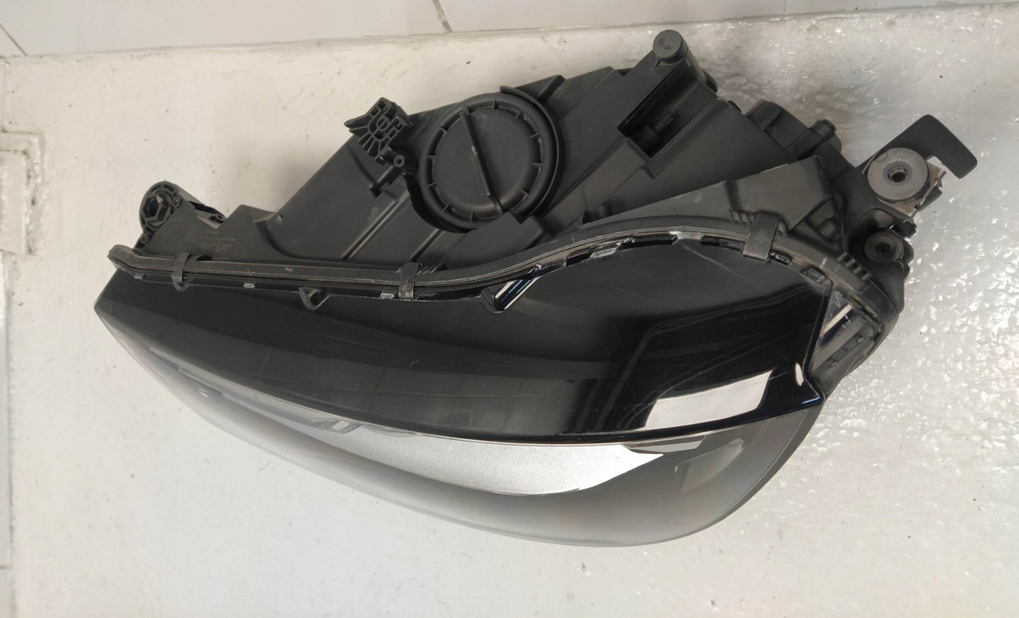 AUDI Q5 2016-2020 REFLEKTOR light XENON left front front