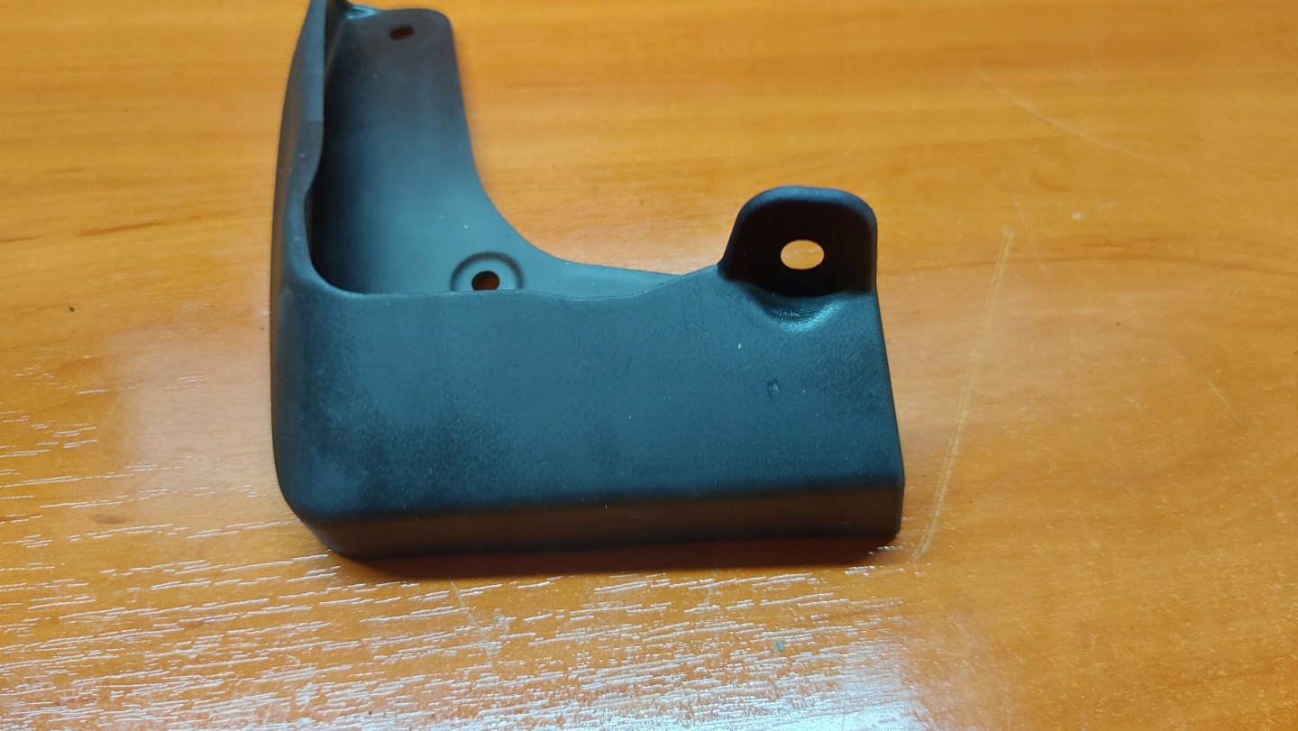 mudguard flap left front TOYOTA YARIS IV 20