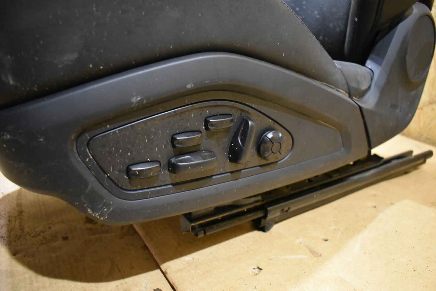 seat support left front + airbag PORSCHE TAYCAN TURBO 1