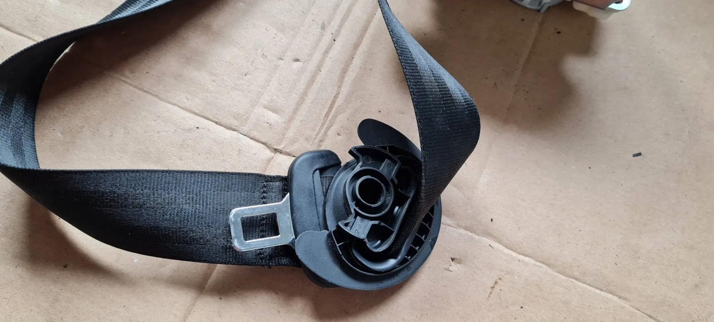 Q7 4M II tension belt safety left front 4M0857705H