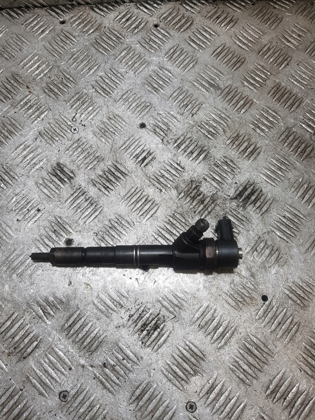 nozzle injector OPEL INSIGNIA 0445110327