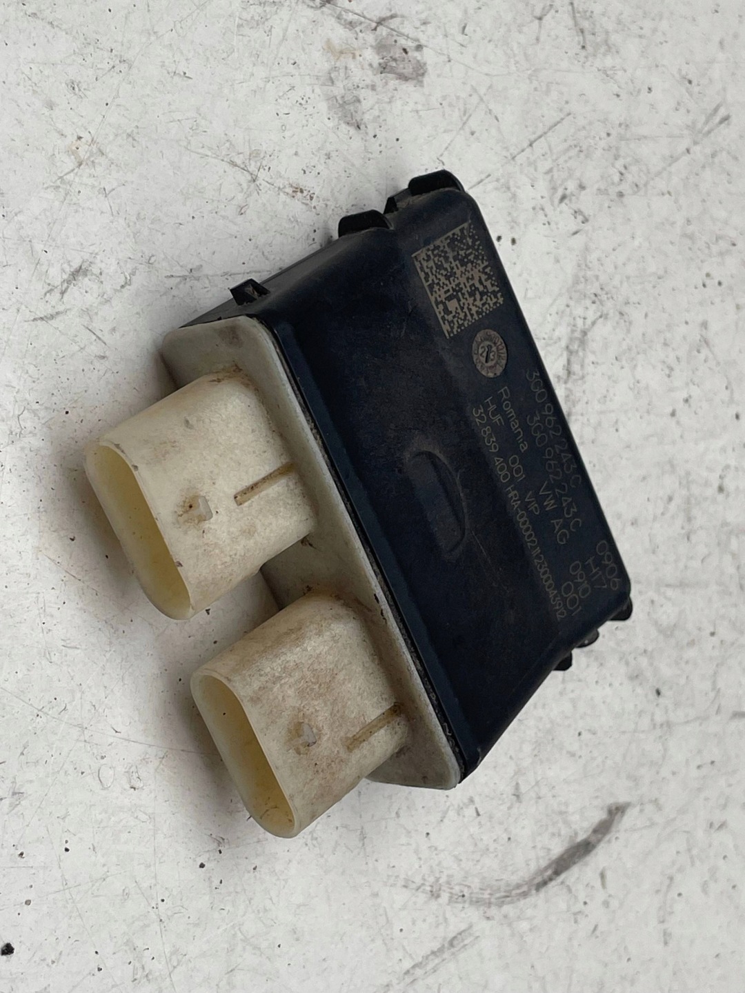 module OTWIERTANIA bonnet boot original Volkswagen Arteon 3G0962243C