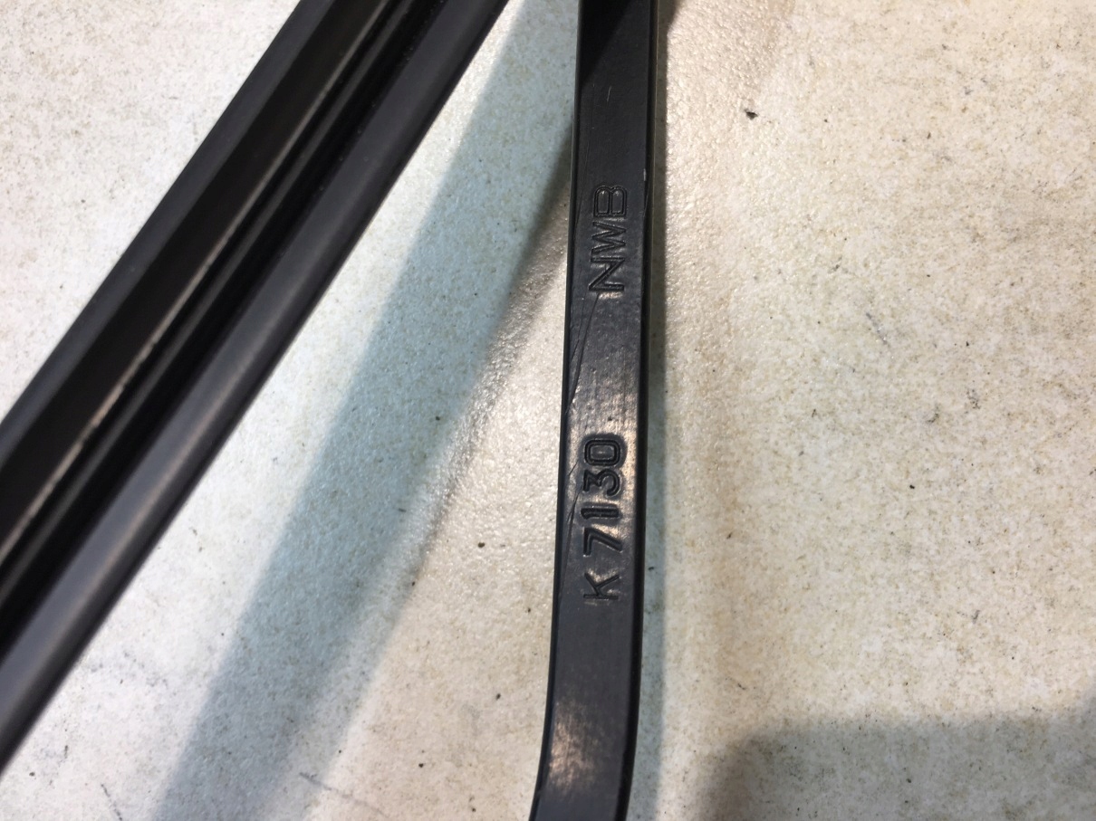 wiper arm front MAZDA 5 and
