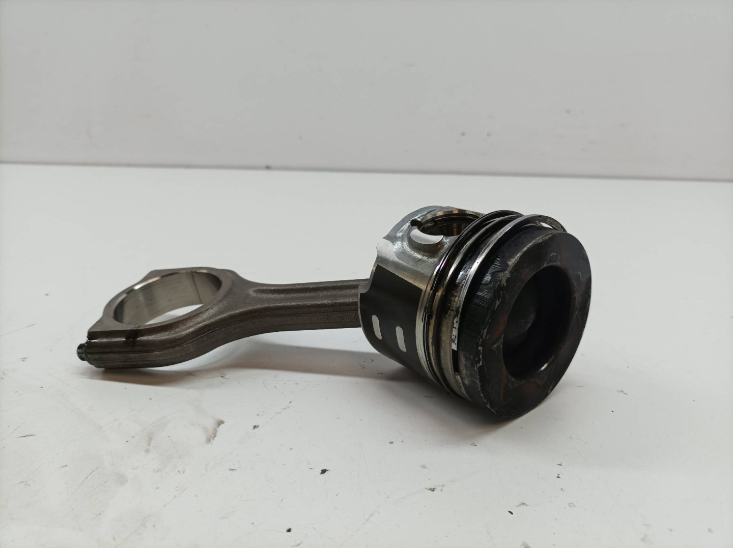 piston connecting rod 1.6 HDI Peugeot Partner II (2008- )